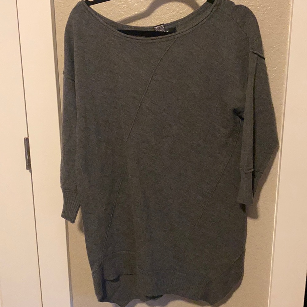 🔴5 for $25- 89th & Madison asymmetrical sweater M